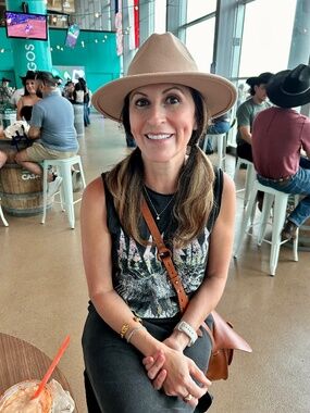 Meet your Posher, Devin